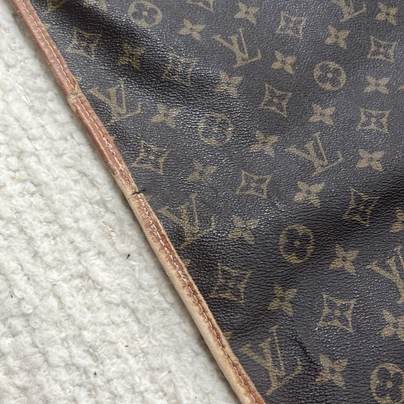 Louis Vuitton Garment Bag - Picture 13 of 13